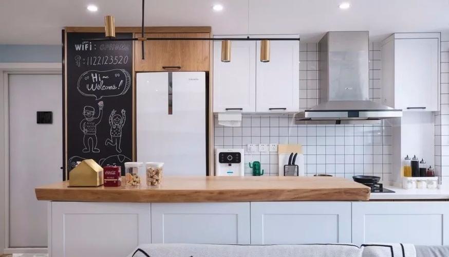 日用雜品零售;廚房電器設(shè)備家電專門(mén)零售服務(wù);廚具衛(wèi)具及日用雜品批發(fā)